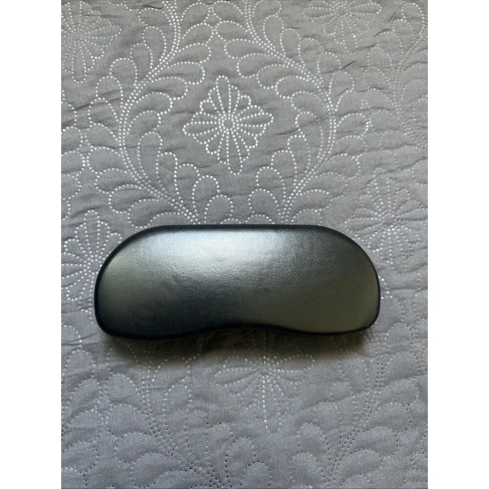 Ray Ban Genuine MEDIUM  Hard Clamshell Eyeglasses/Sunglasses Leather & Felt Case